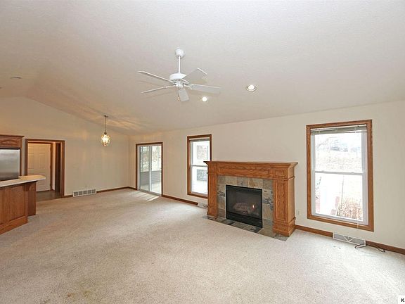 3rd image of 513 W Highland Dr