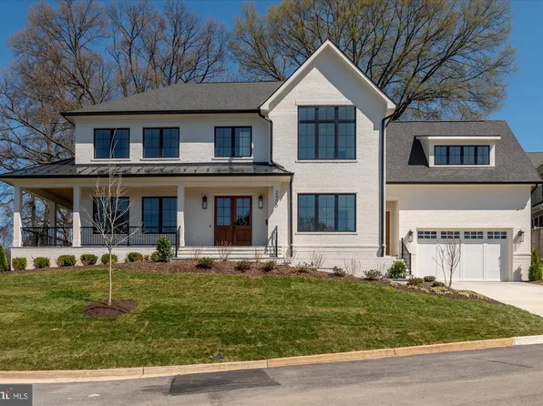 2400 N Lincoln St, Arlington, VA 22207