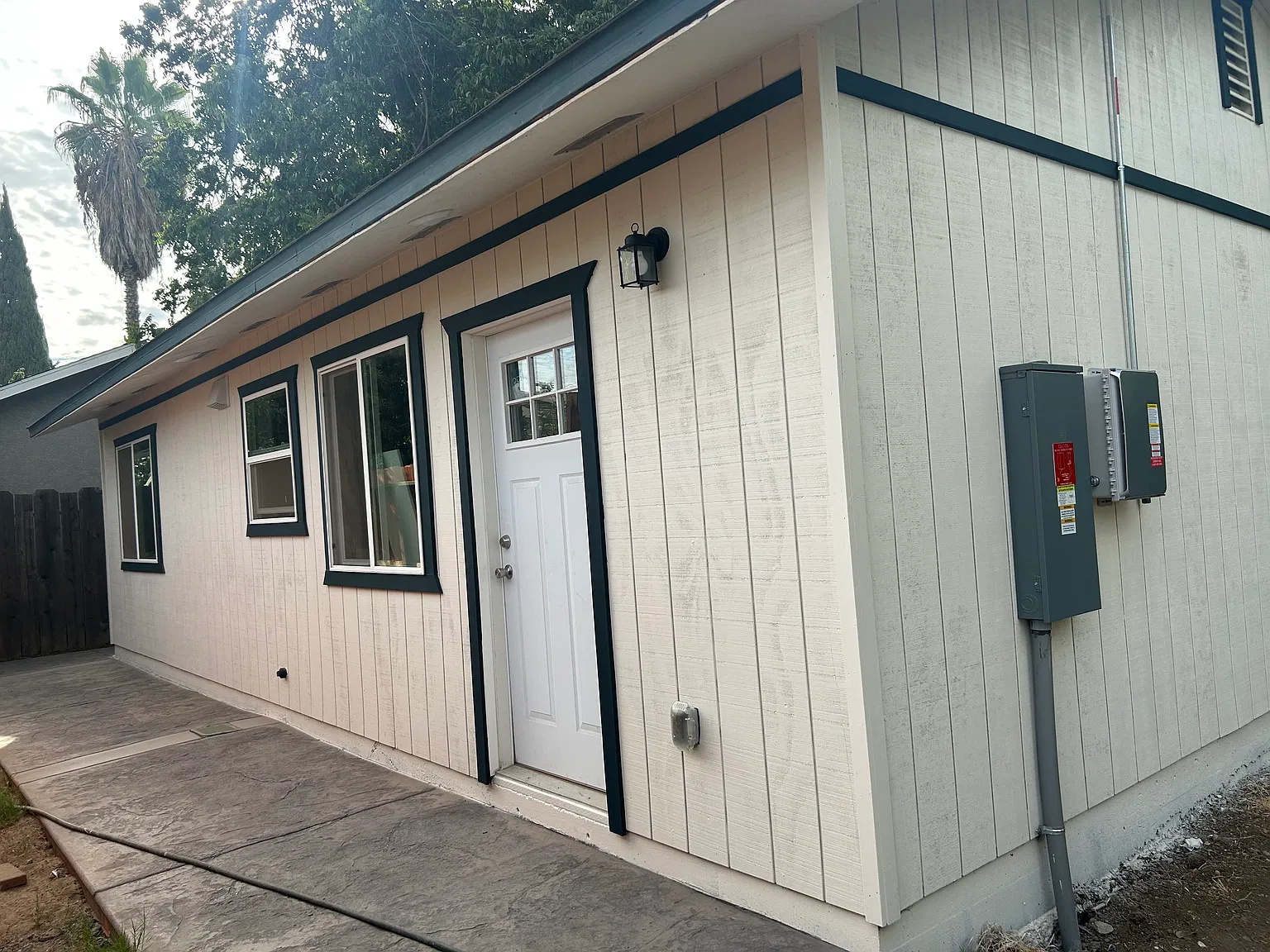 110 Emerald Dr — Photo 1