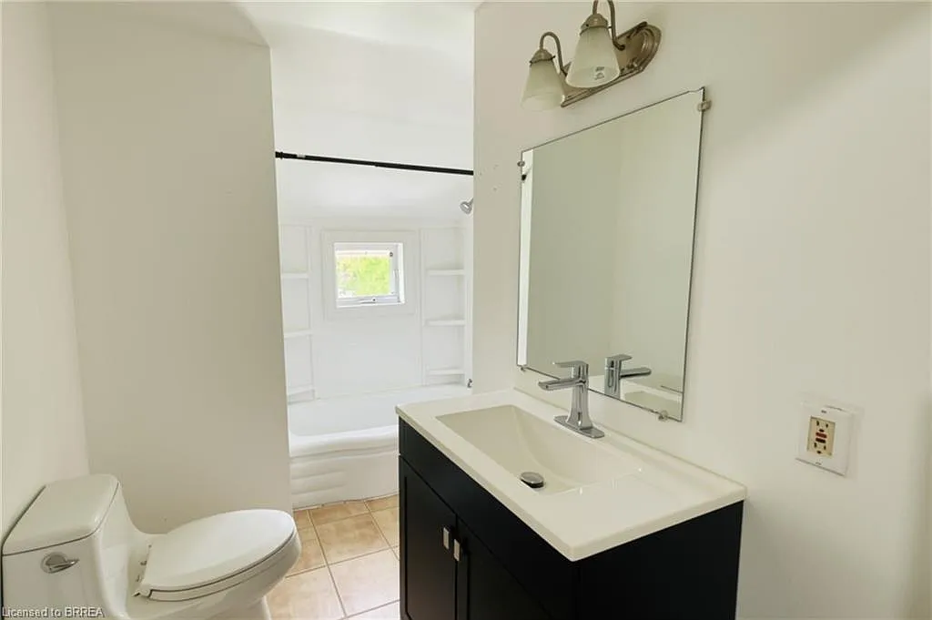 2 bed, 1.0 bath, 594 sqft, $1,625 — Photo 4