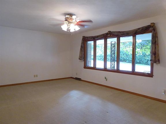 2nd image of 1832 Churchill Dr