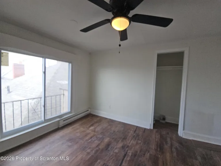1226-1228 Vine St #7 — Photo 7