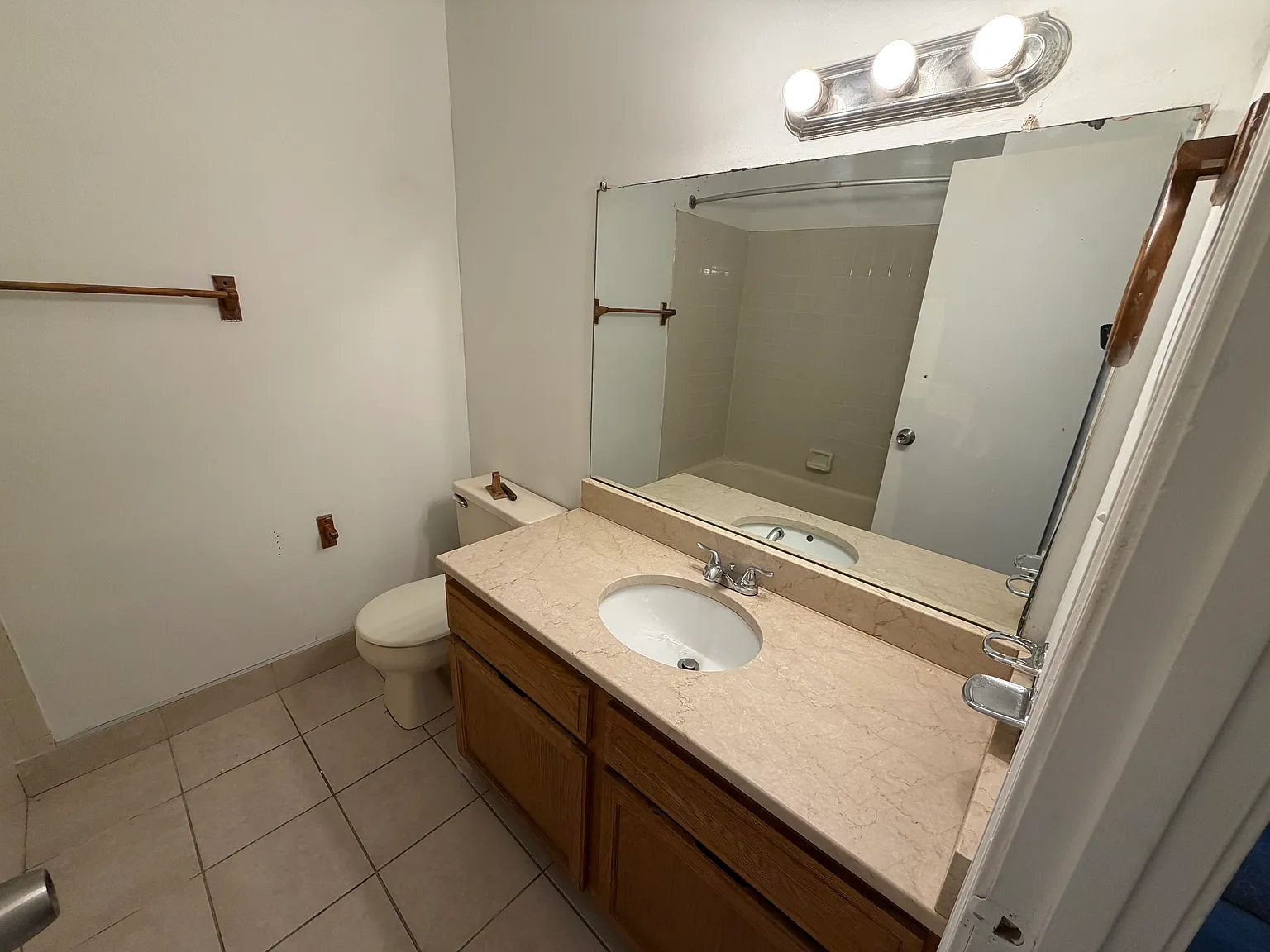 2 bed, $1,300 — Photo 4