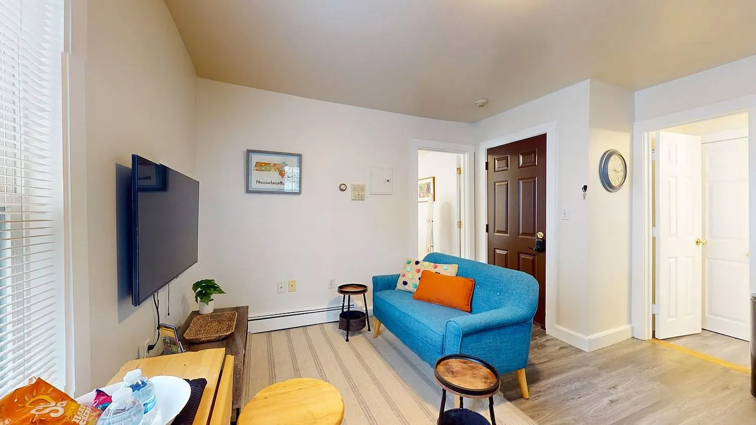 1 bed, 1.0 bath, 419 sqft, $4,605 — Photo 2