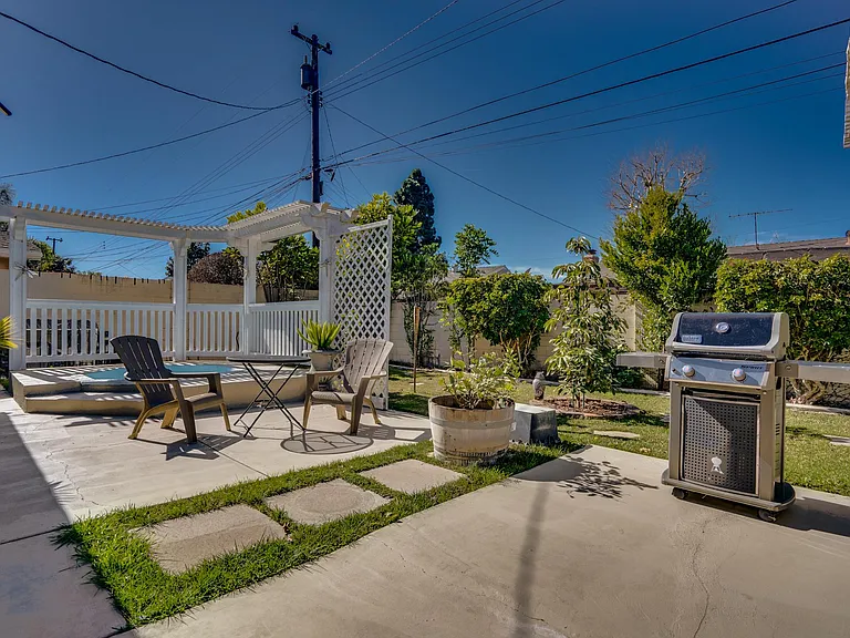 15221 Nottingham Ln — Photo 28