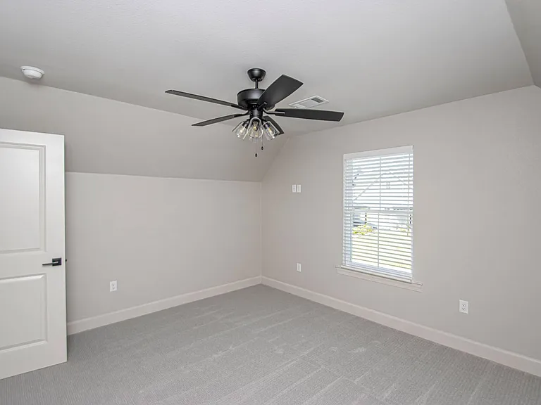 404 Gardens Ln — Photo 28