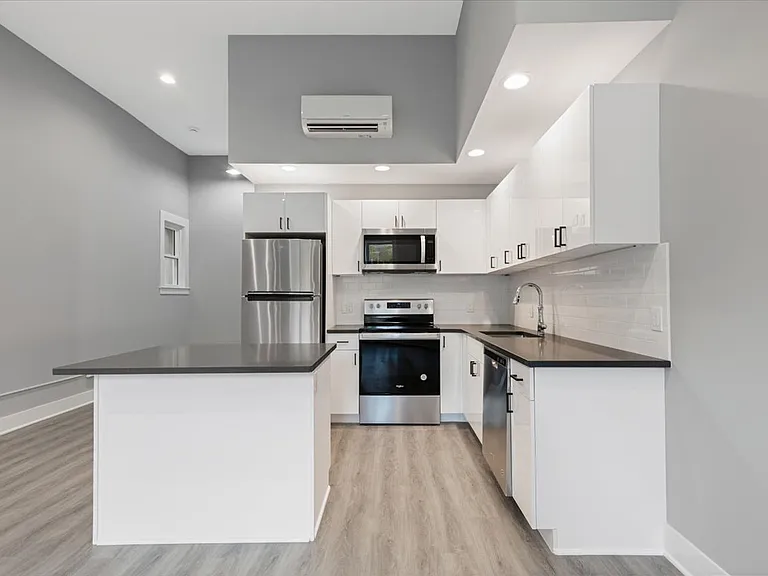 47 Beekman Ave #32 — Photo 7