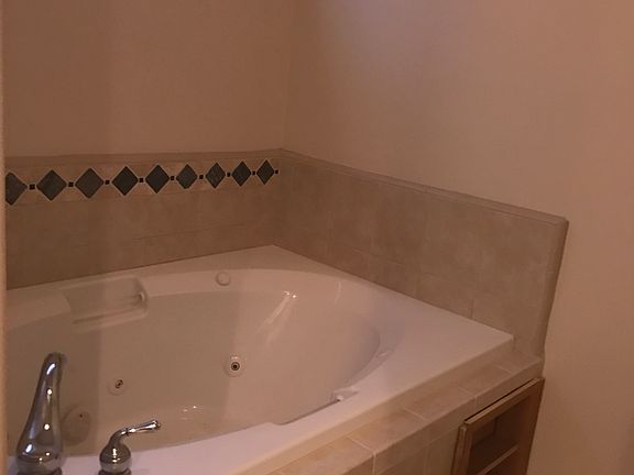 4th image of 3896 N Butler Ave Unit 302
