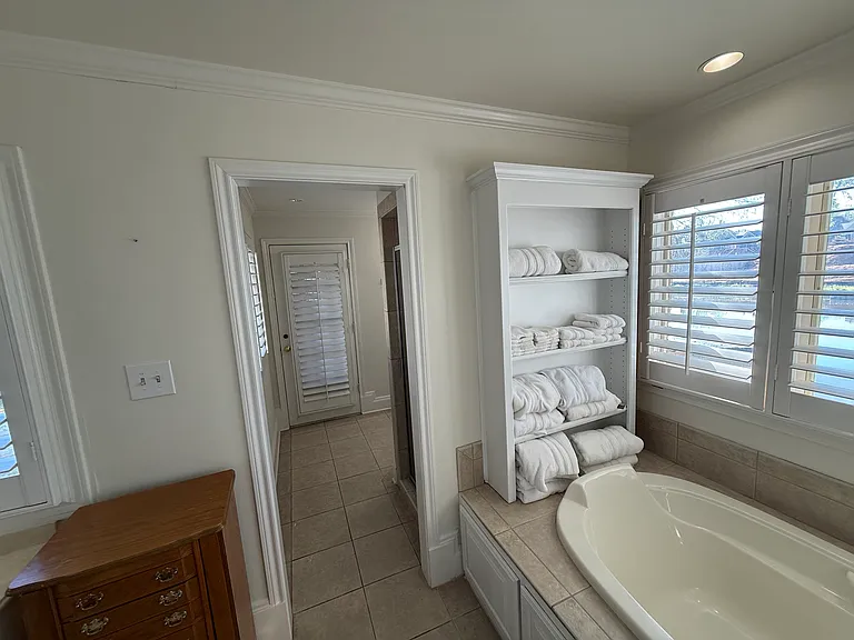 2 Lambert Ct — Photo 46