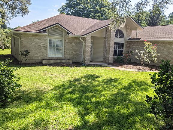 Beautiful brick detached home 2150 SF on a private cul-de-sac