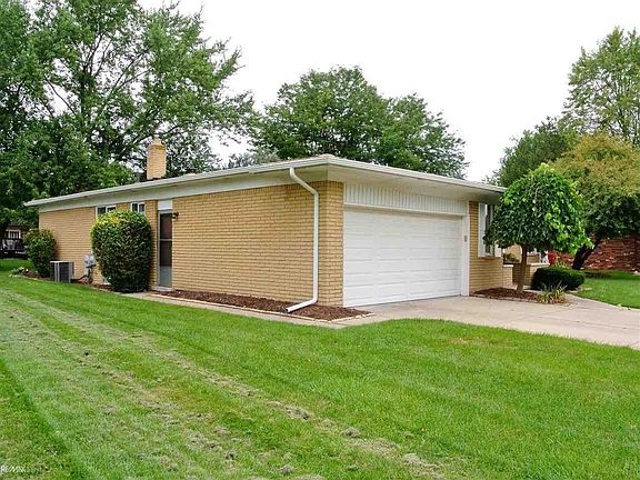 4th image of 39247 Cadborough Dr