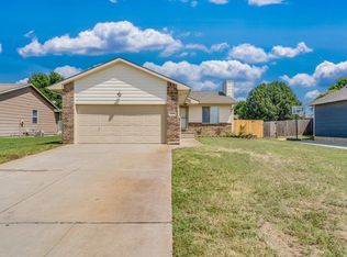 1308 E Hurley St, Haysville, KS 67060