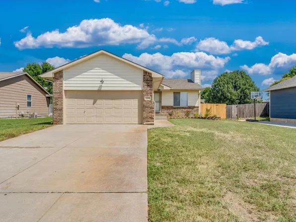 1308 E Hurley St, Haysville, KS 67060