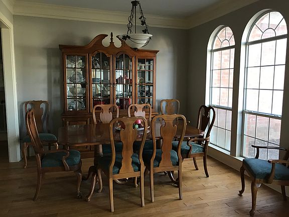 Formal Dining