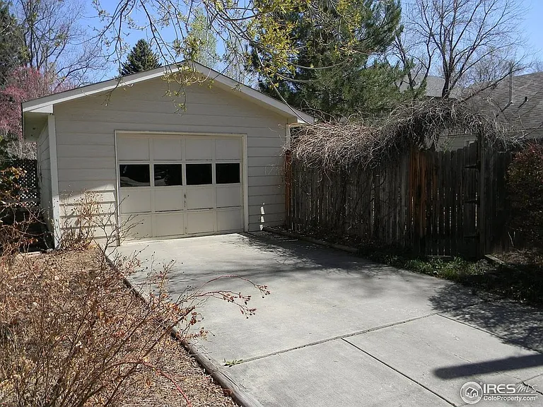 1438 W Oak St — Photo 10