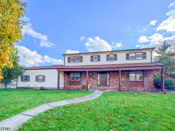 215 Monroe Ave