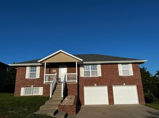 3828 Riley Ct, Jefferson City, MO 65109