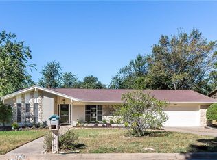 1761 Acorn Ln, Hurst, TX 76054