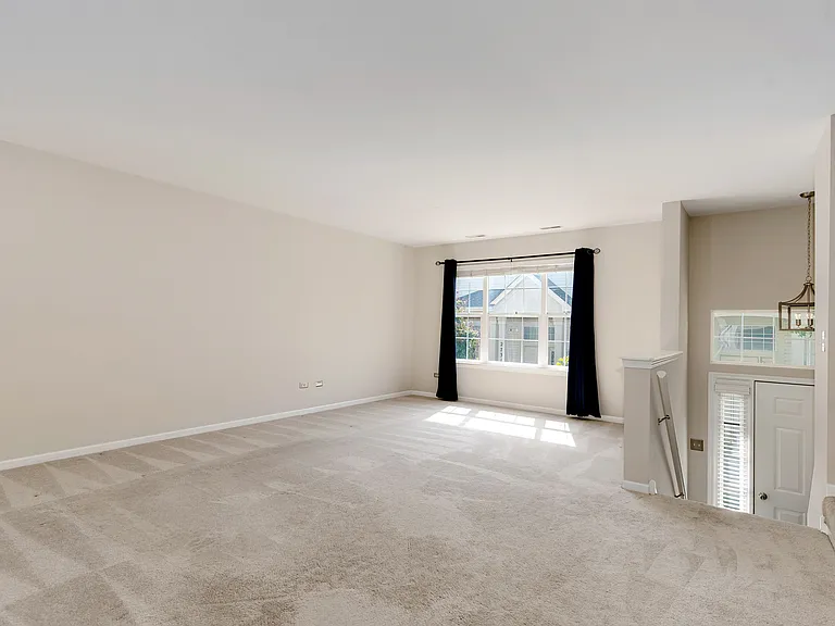 2745 Canyon Dr — Photo 4