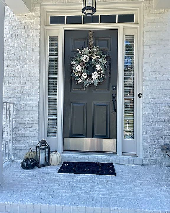 2nd image of 904 Arbor View Ln