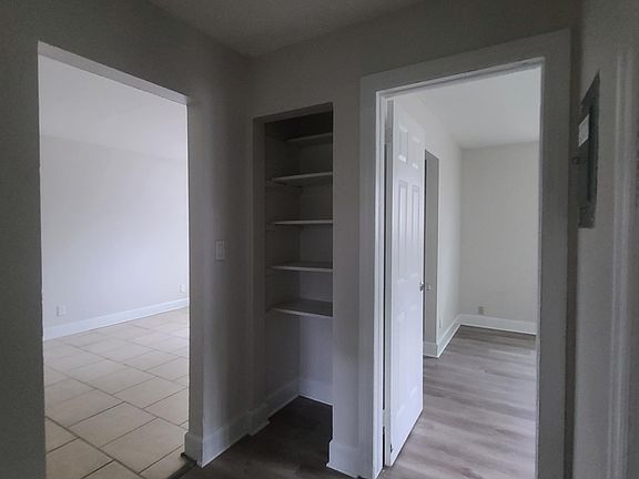 4th image of 1421 Logan St W #1
