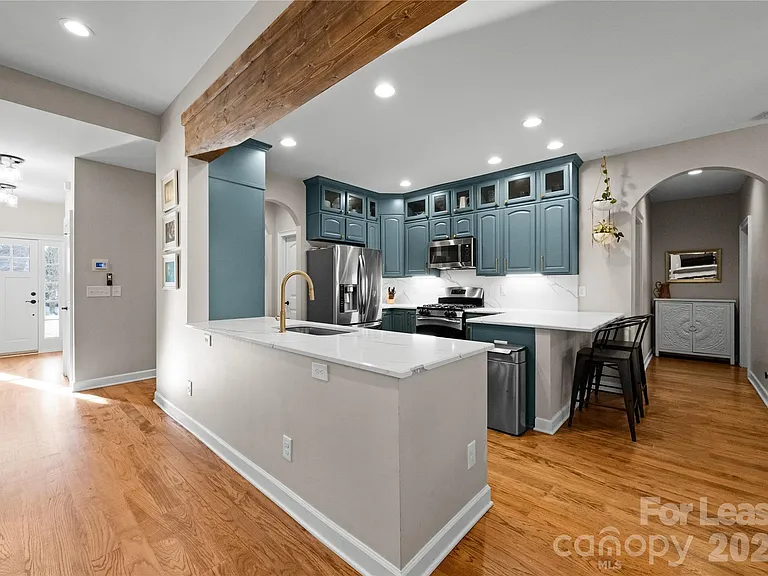 18047 Northport Dr — Photo 33