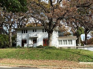 305 42nd St, Des Moines, IA 50312