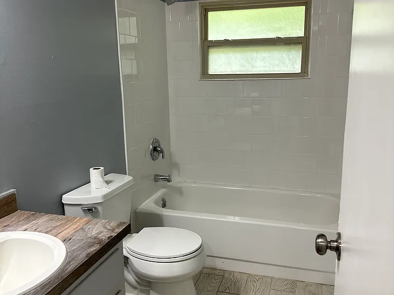 89 Dolphin Blvd E — Photo 12