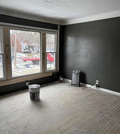 5th image of 11421 Sorrento St