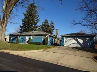 1402 Hill Ave, Wheaton, IL 60187