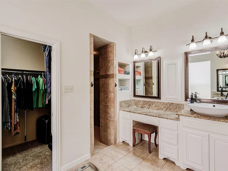 9823 Carriage Hill Ln — Photo 26