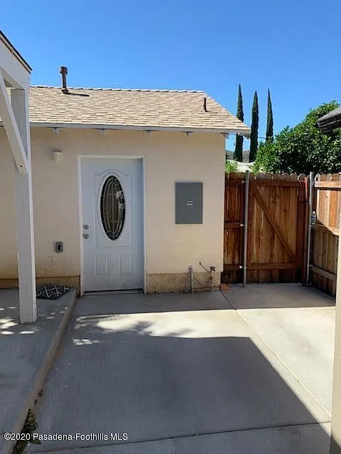 1 bed, 1.0 bath, 400 sqft, $1,950 — Photo 1