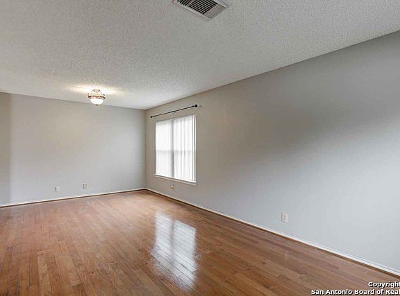 5th image of 7019 Jade Field