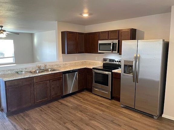 4th image of 3305 E Jace St