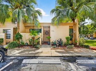 Westview, Pembroke Pines, FL 33024