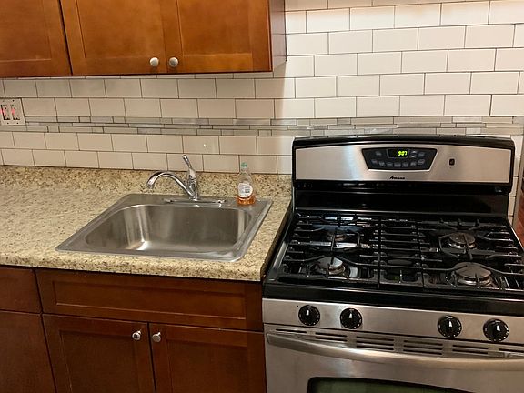2nd image of 285 Logan Ave APT 2