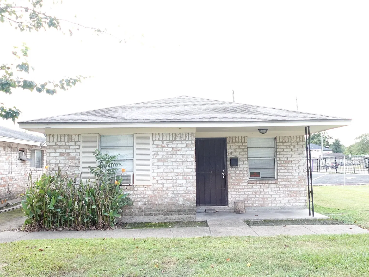 2 bed, 1.0 bath, 761 sqft, $1,000 — Photo 3