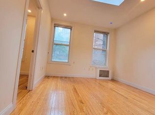 412 W 44th St #Y, New York, NY 10036