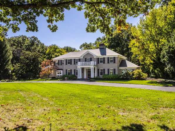 445 Pine Dr, Indianapolis, IN 46260