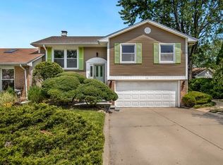32 Majestic Dr, Lombard, IL 60148
