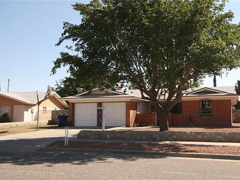 10804 Gloster Ct — Photo 1