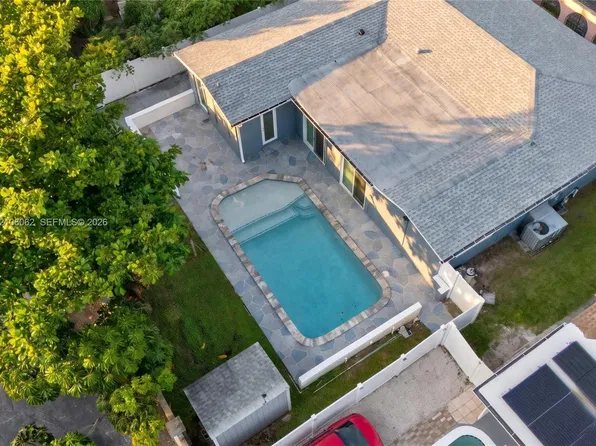 4200 NW 42nd St, Lauderdale Lakes, FL 33319