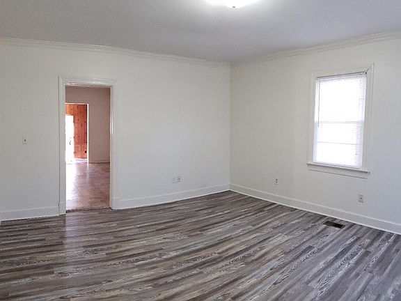 3rd image of 1618 College Ave #A