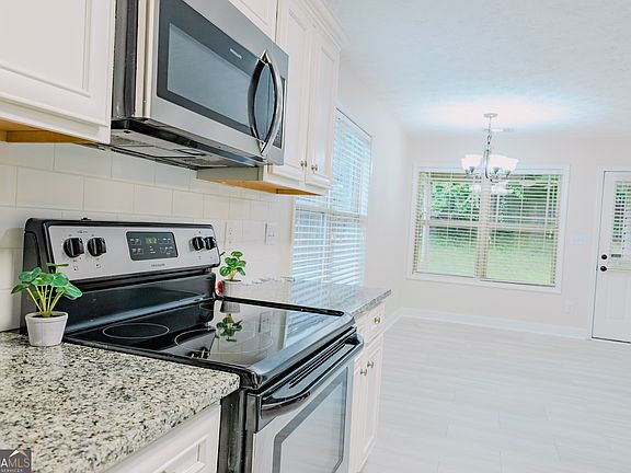 4th image of 2814 Nancy Dr