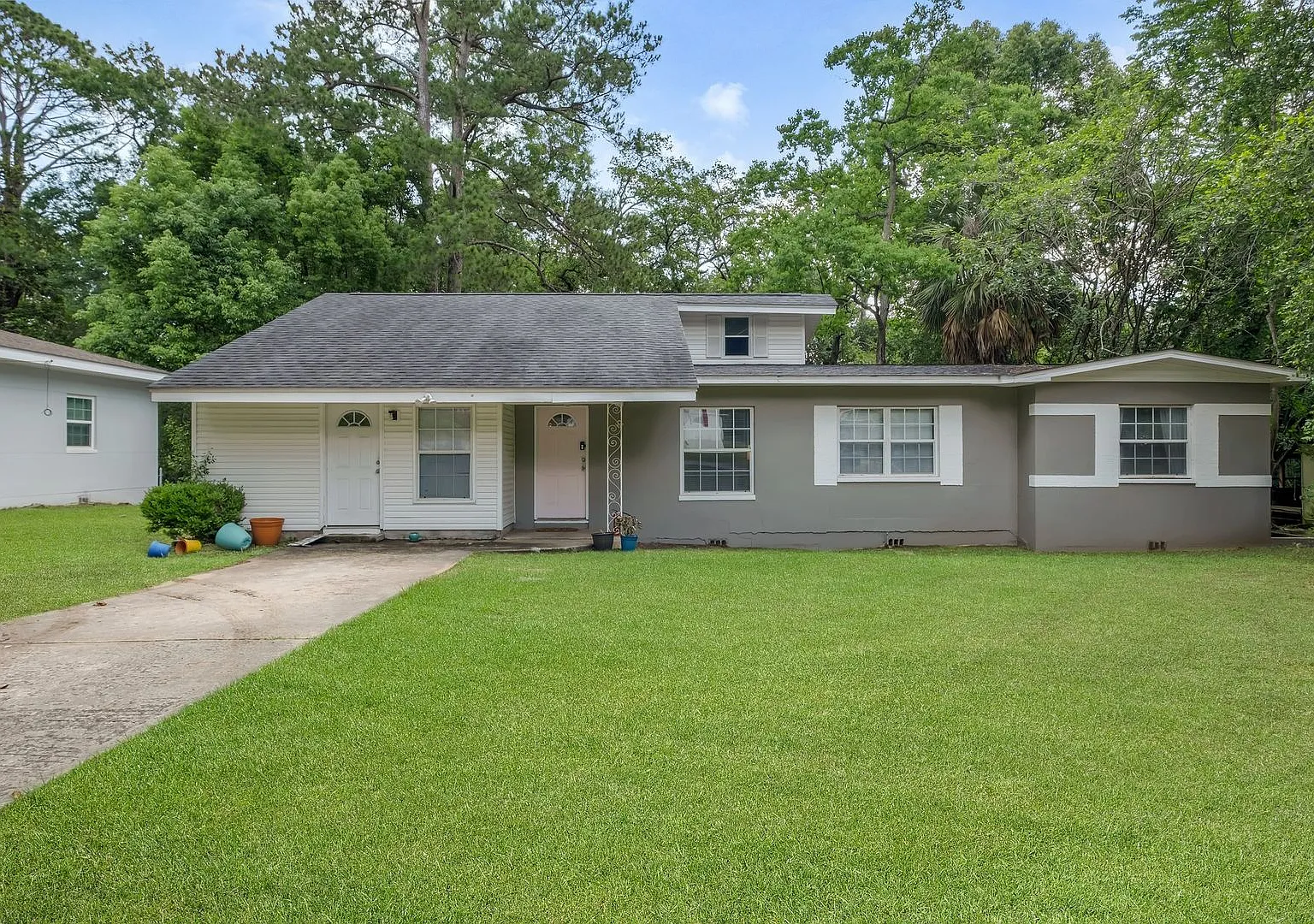 5 Bedroom House By Fsu — Photo 1