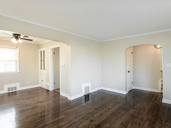 4th image of 2750 N 61st St