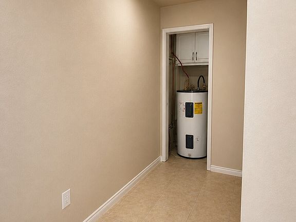 5th image of 1129 E Palestine St
