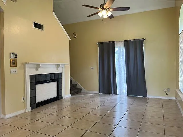 2 bed, 2.0 bath, 1300 sqft, $1,500 — Photo 3