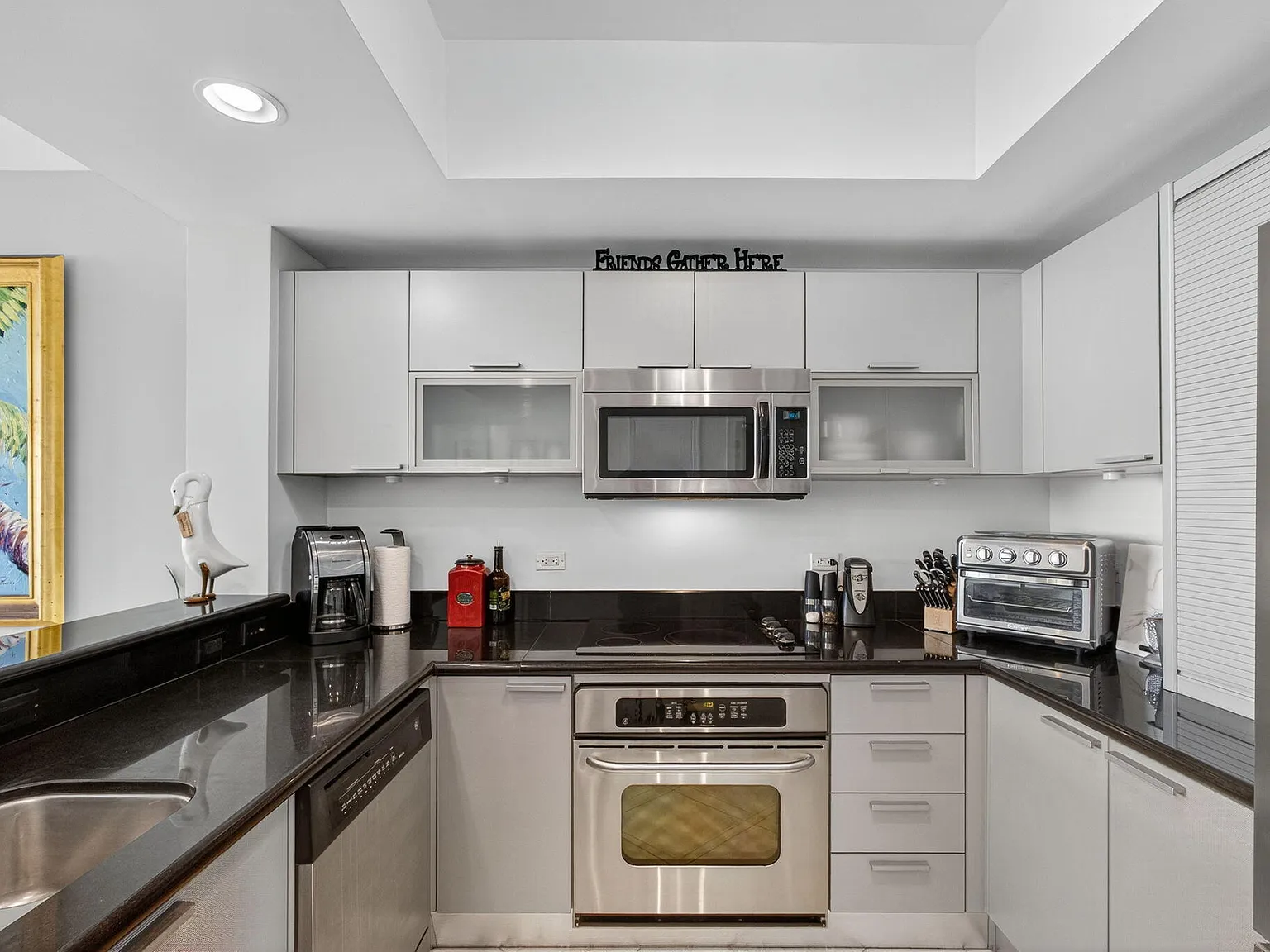 2640 Lake Shore Dr — Photo 3