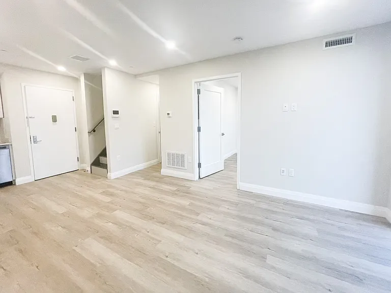 30-75 32nd St #4B — Photo 7